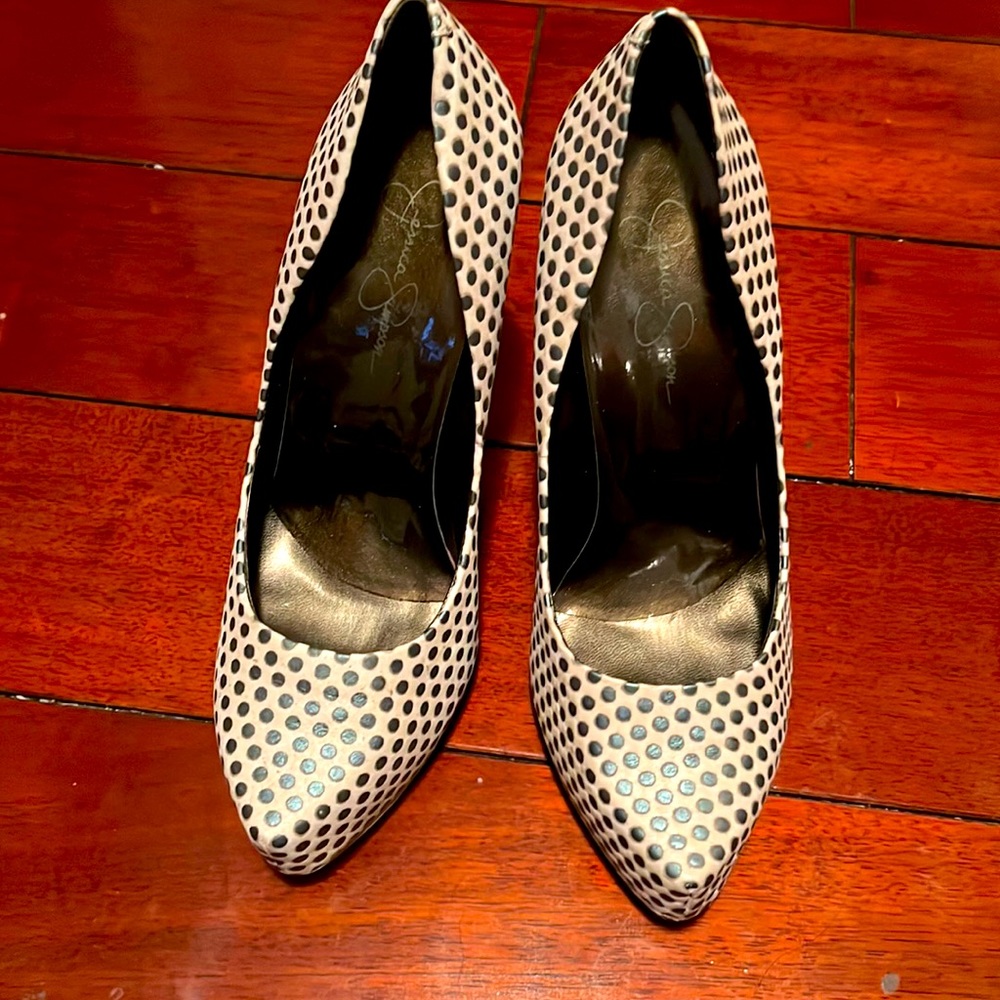 Stunning Jessica Simpson Leather Heels!